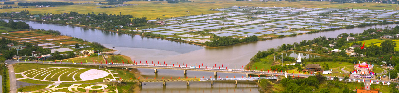 Cầu Hiền Lương lễ