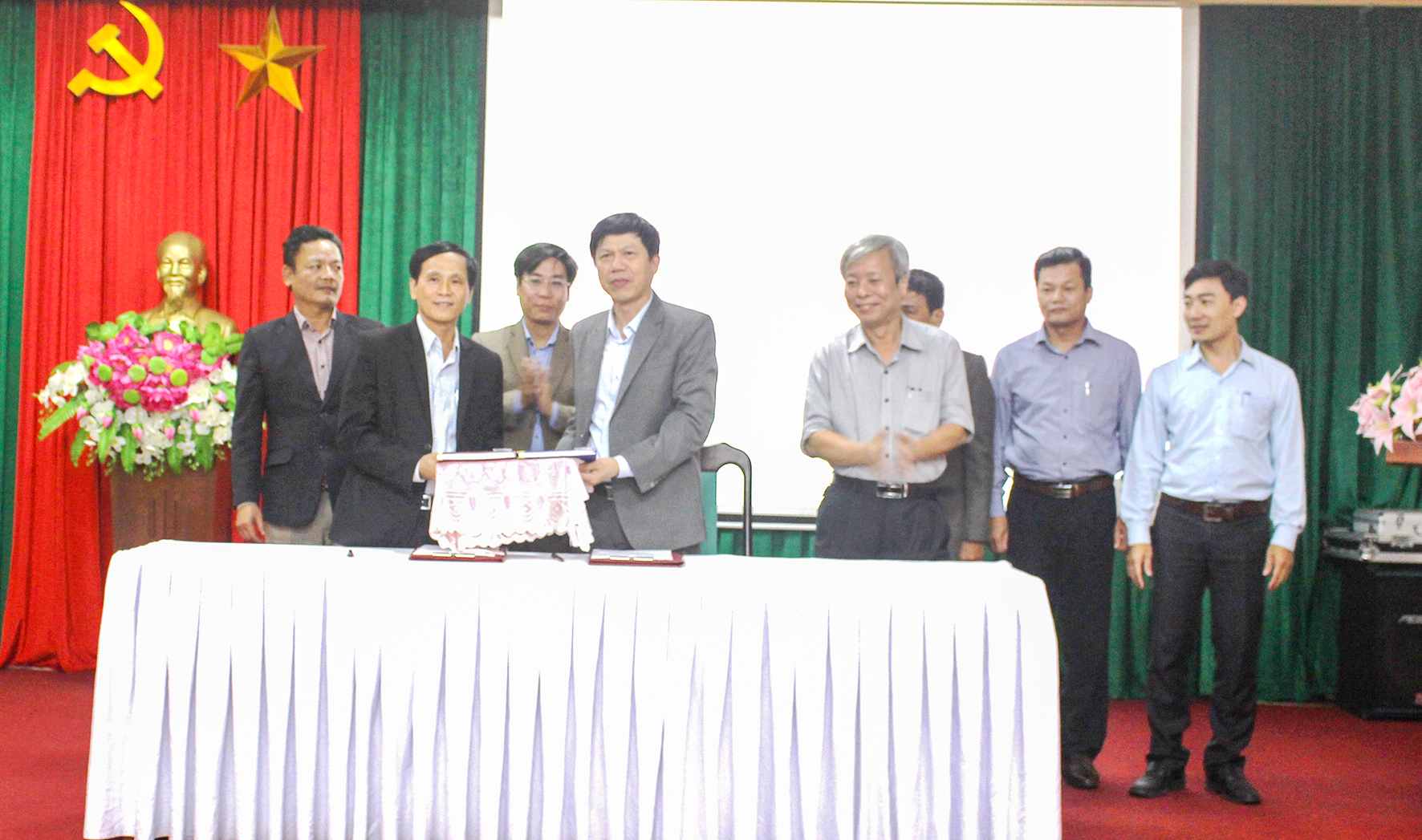 Sở Khoa học & Công nghệ bàn giao 2 đề tài nghiên cứu về phát triển du lịch cho Sở Văn hóa, Thể thao và Du lịch