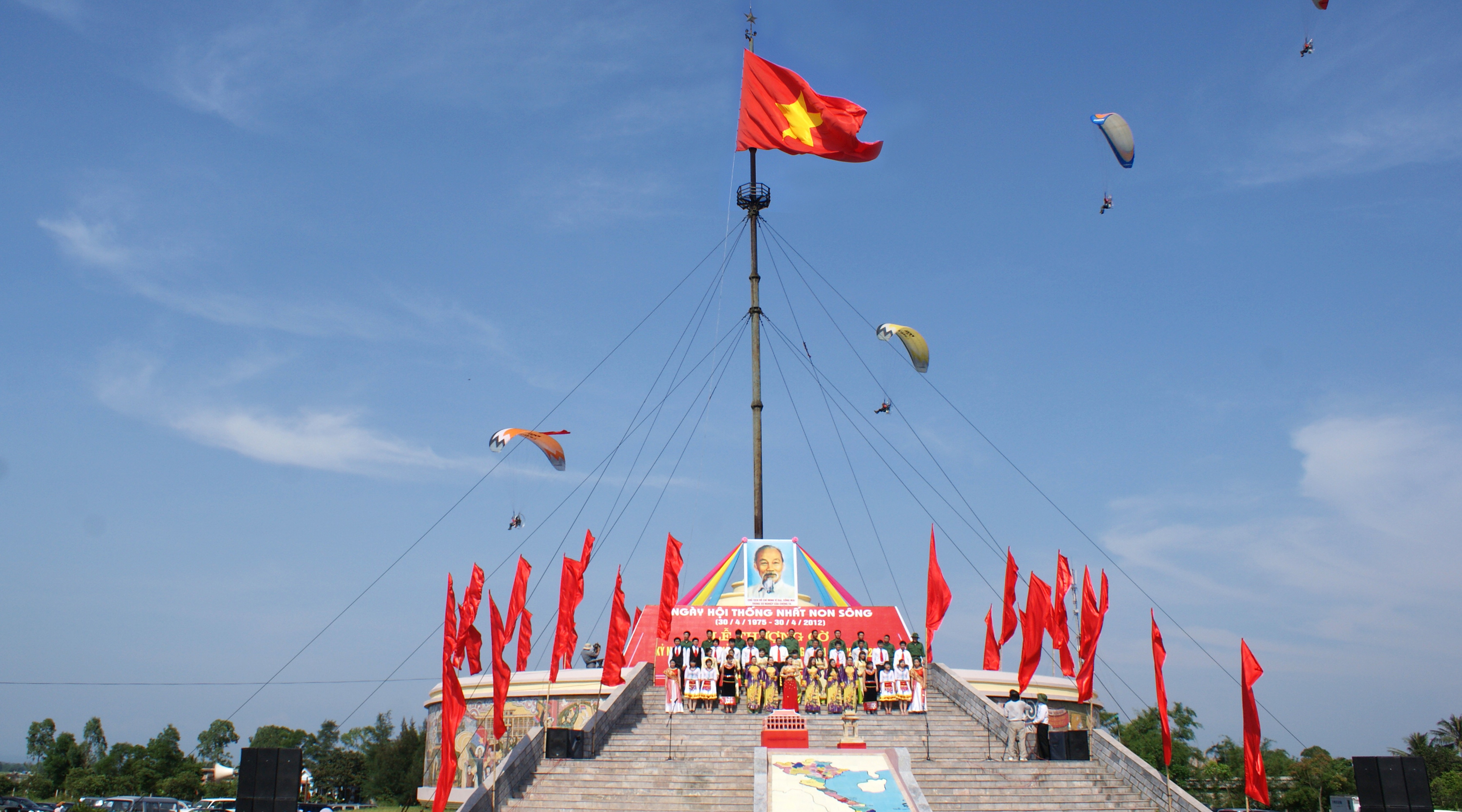 le hoi thong nhat non song